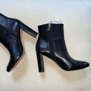 ANN TAYLOR Black Leather Tallulah Booties  5.5 M